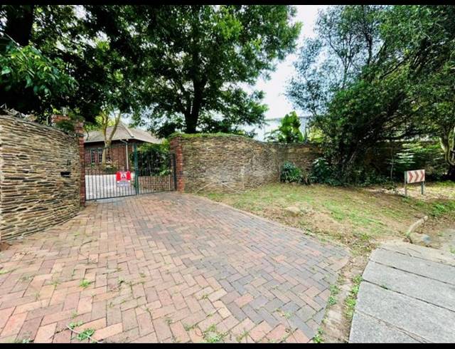 5 BEDROOM HOUSE FOR SALE IN SCOTTSVILLE